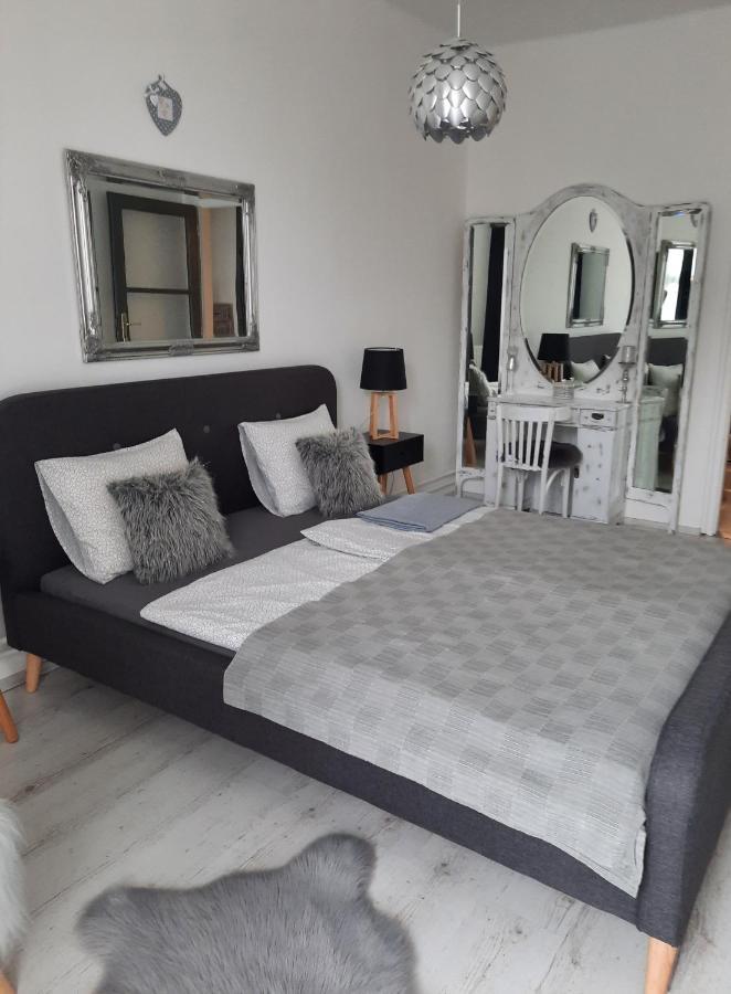 Appartamento Downtown'S Pearl Pécs Esterno foto